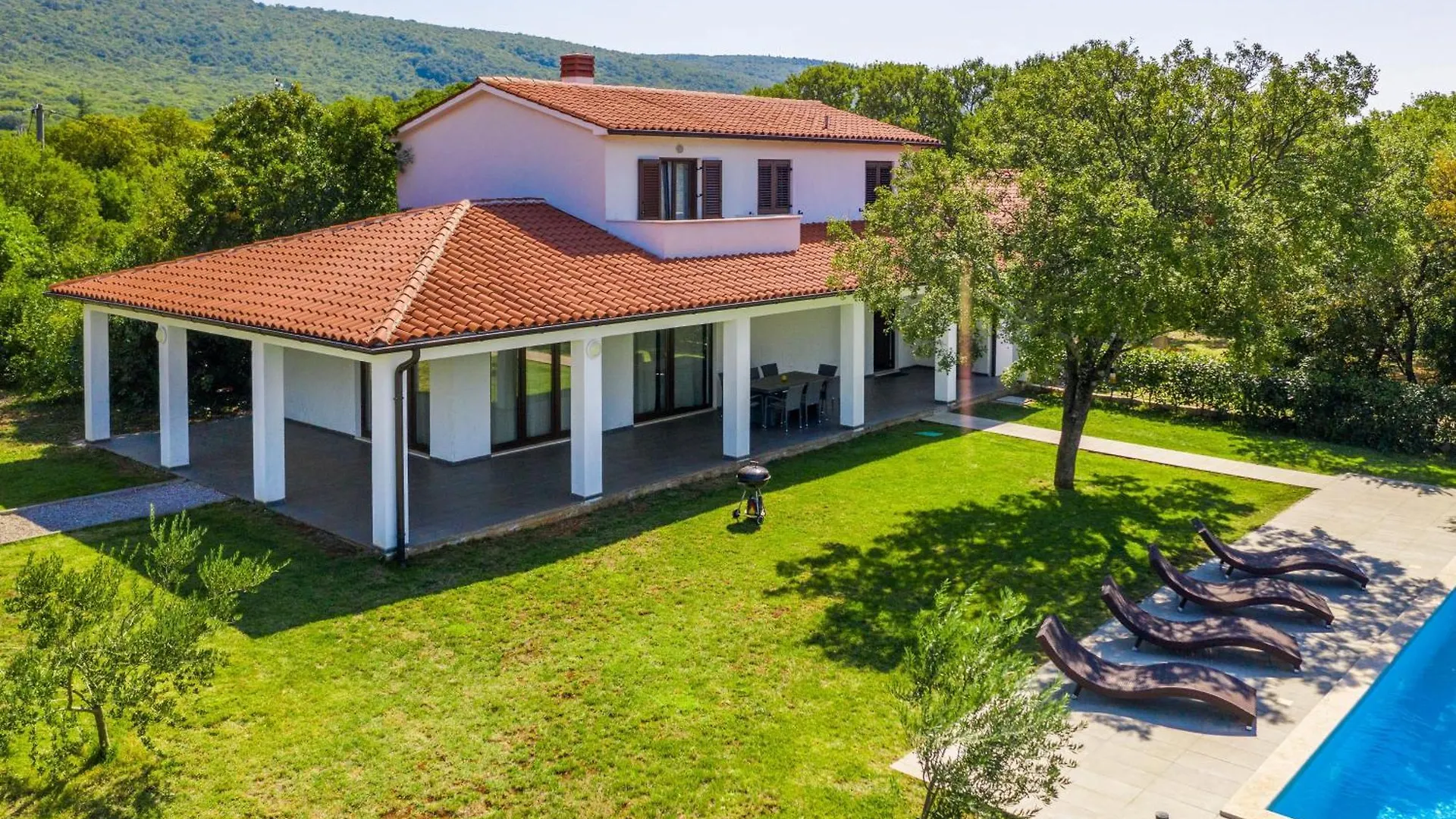Villa Klara, Beautiful And Secluded Villa Close To The Beach Ubasico Ferienhaus